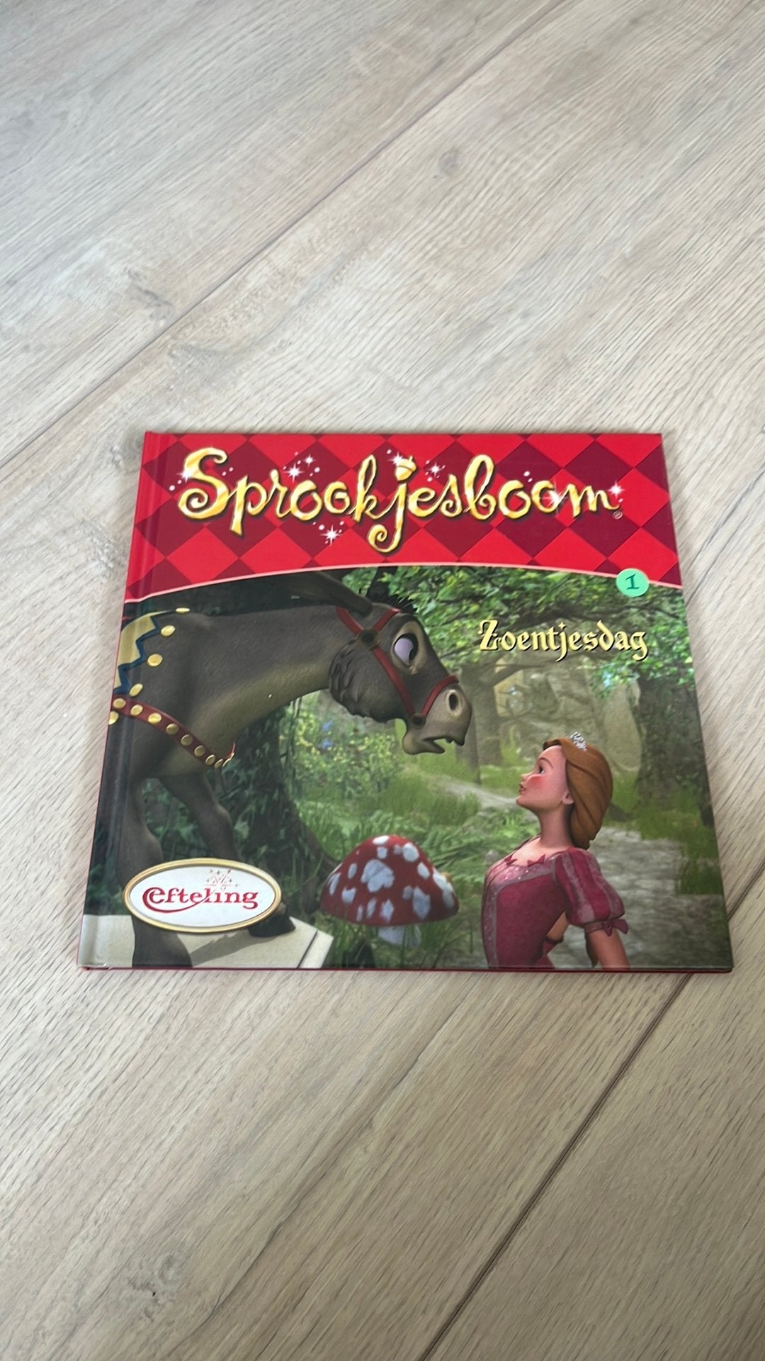 Sprookjesboom efteling deel 1 zoentjesdag, Boeken, Ophalen of Verzenden, Zo goed als nieuw, Fictie algemeen
