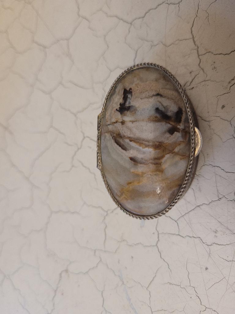 Vintage pillendoosje met natuursteen