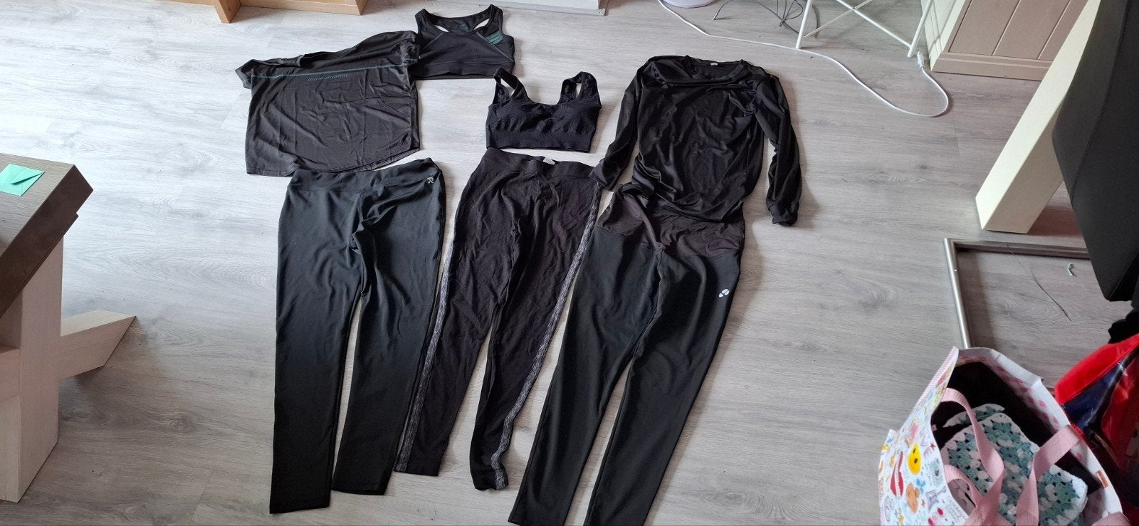 Sportkleding pakket - Diverse maten en merken, Zwart, Diverse, Ophalen, Maat 38/40 (M)