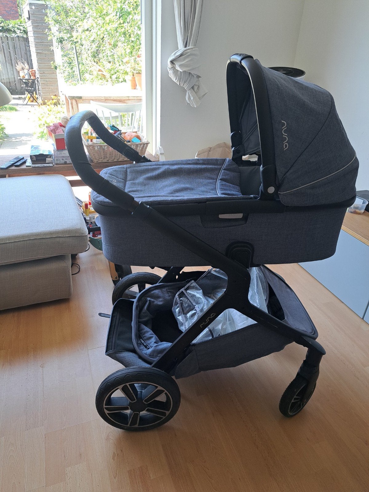 Nuna Demi Grow kinderwagen, Kinderen en Baby's, Kinderwagens en Combinaties, Gebruikt, Verstelbare duwstang, Ophalen, Kinderwagen