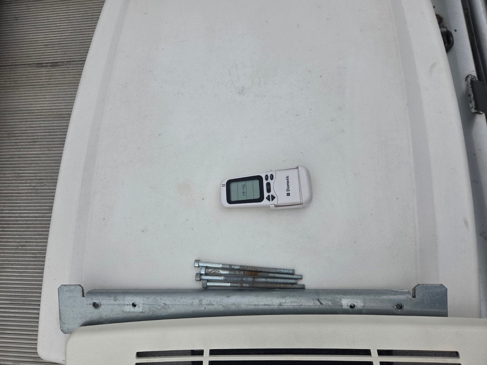 Dometic b2200 dakairco compleet koelt goed, Caravans en Kamperen, Camper-accessoires, Ophalen