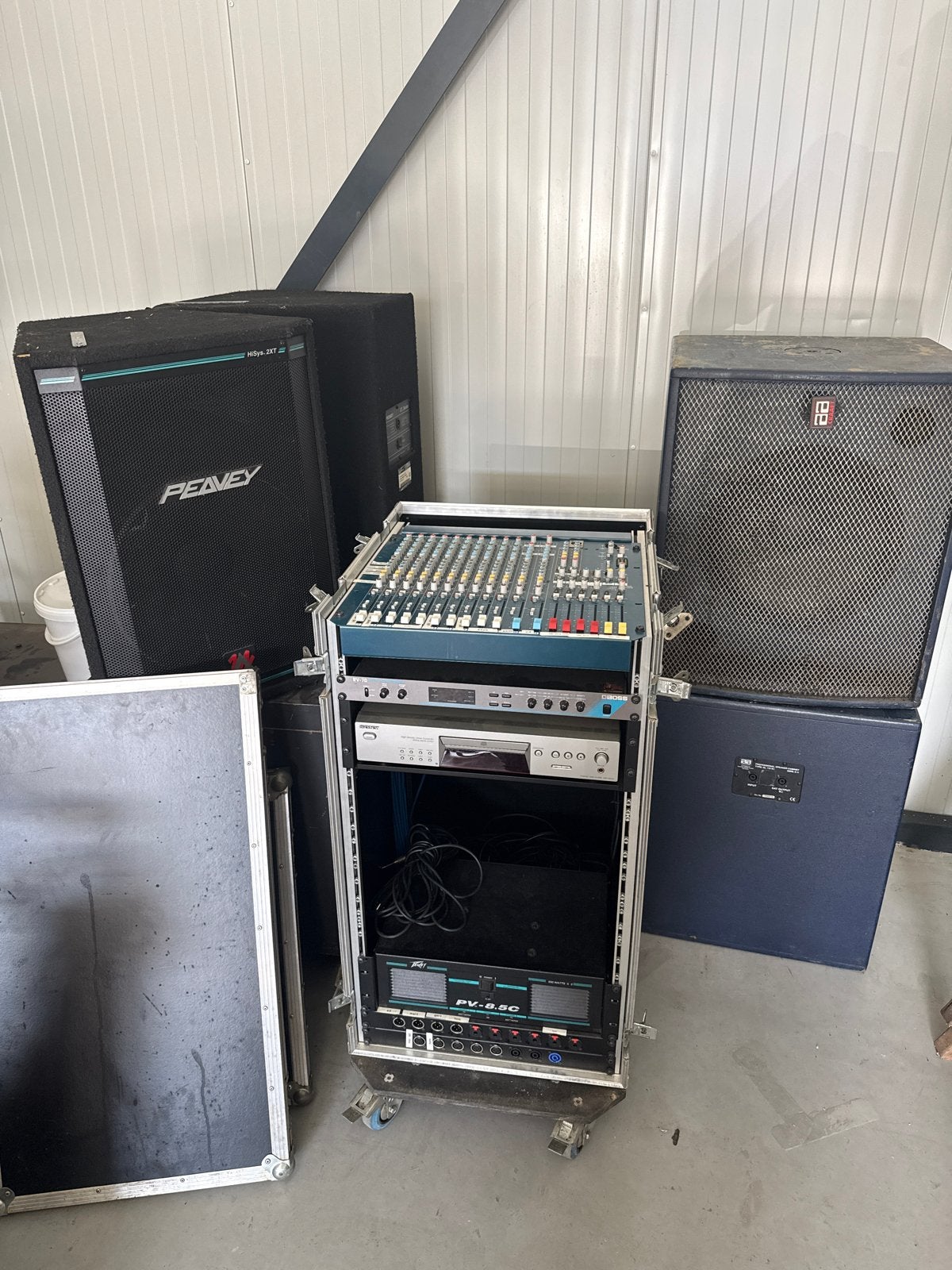 Complete PA-set: Mengpaneel, versterker en speakers, Ophalen, Gebruikt, 10 tot 20 kanalen, Microfooningang