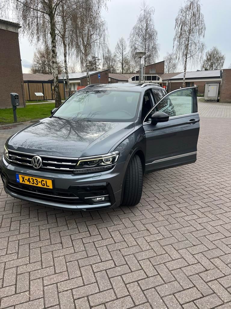 Volkswagen Tiguan 1.4 TSI 3x R line 2018, 15 km/l, Zwart, 4 cilinders, 7 stoelen