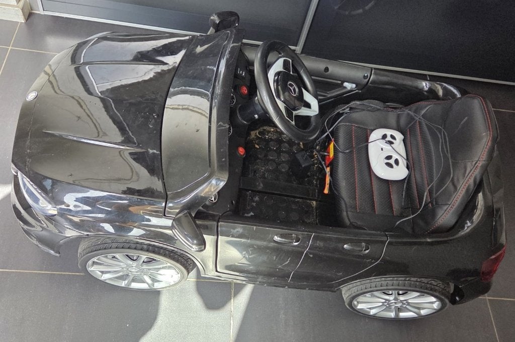 Mercedes, accu auto voor kinderen, incl. afstandsbediening., Gebruikt