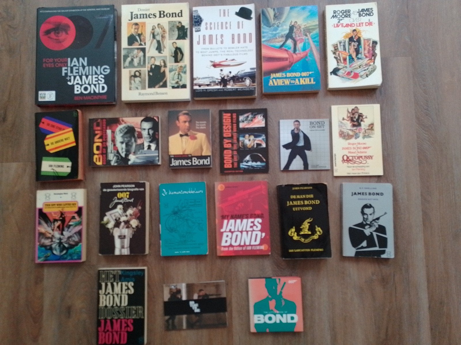 James Bond verzamel boeken, divers James Bond, Ophalen, Gelezen, Filmspecifiek