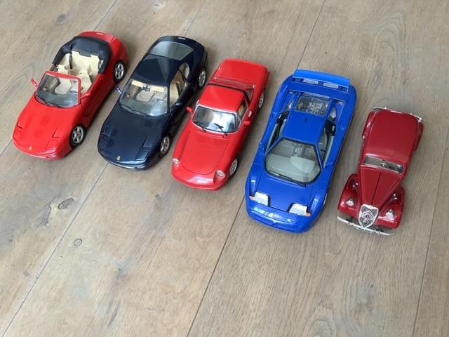 Modelauto's van Bburago Made in Italy. En andere merken, Hobby en Vrije tijd, Modelauto's | 1:18, Ophalen, Gebruikt, Auto, Bburago