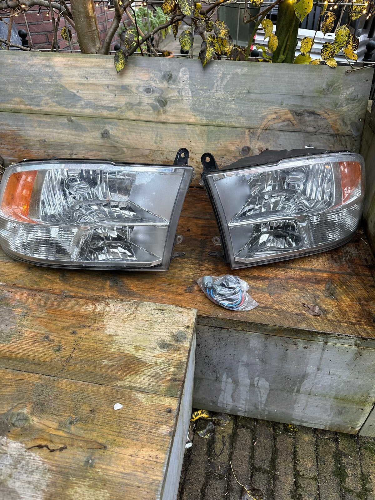 Koplampen Dodge Ram 1500 (2009-2018) - Set Links & Rechts, Auto-onderdelen, Verlichting, Ophalen of Verzenden, Gebruikt, Dodge