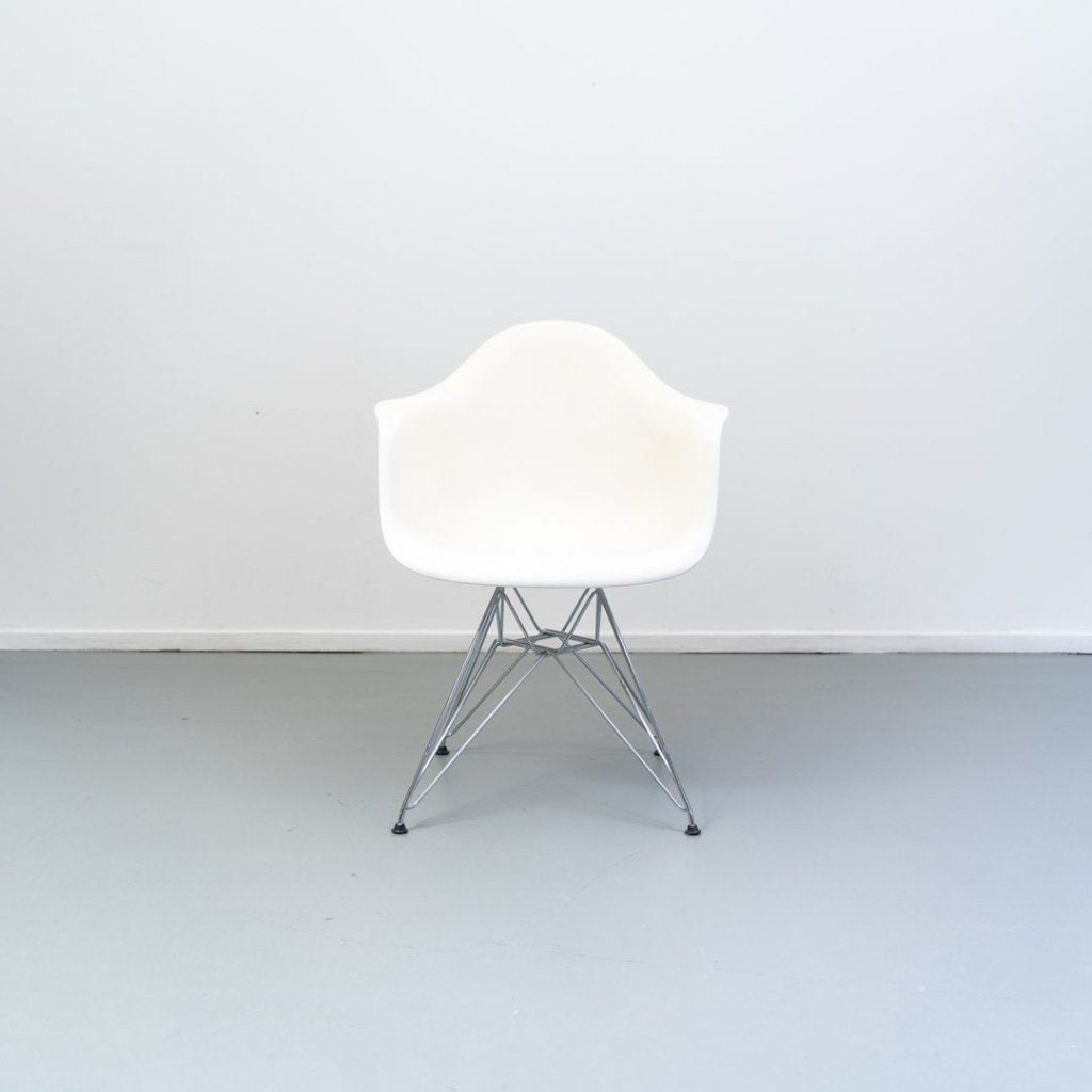 Vitra Eames DAR Stoel Wit Kunststof - Chroom, Gebruikt, Wit, Niet ingevuld, Vitra