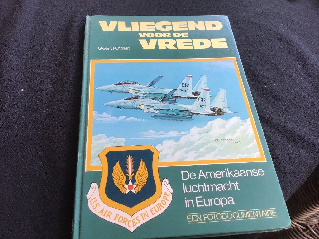 Vliegend voor vrede, Ophalen, Luchtmacht, Nederland, Boek of Tijdschrift