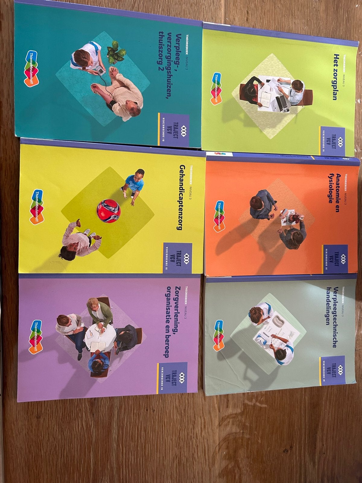 Mbo-V en VIG schoolboeken - Zorg en Welzijn, Ophalen of Verzenden, Gelezen, Overige vakken