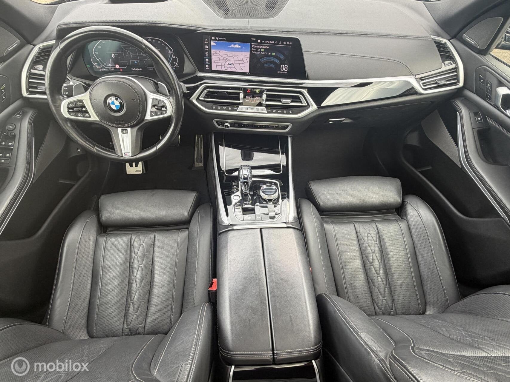 Foto 21 van BMW X5 xDrive45e M-SPORT ACC/SKYLOUNGE/4WD STURING