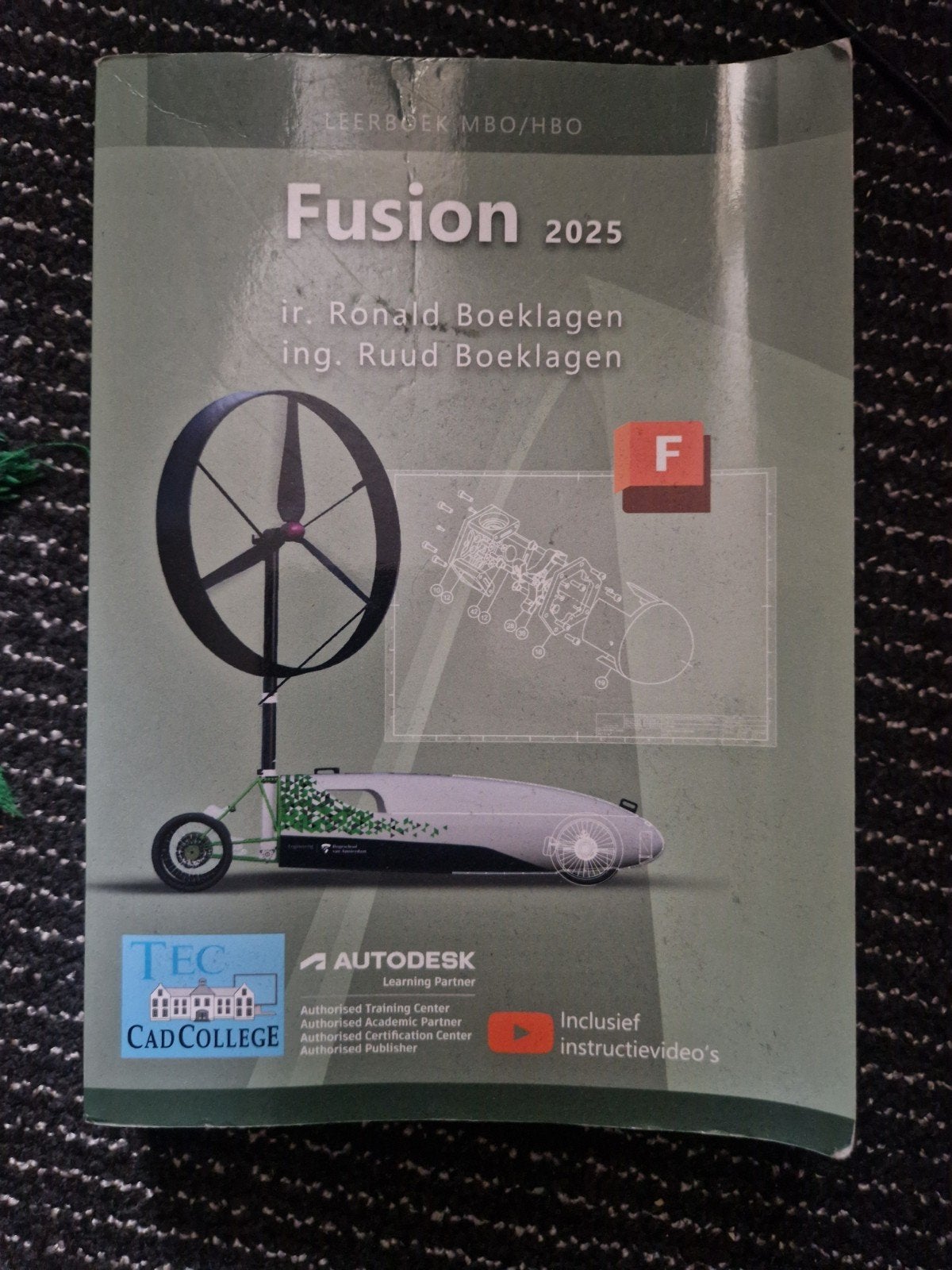 fusion 2025 boek, Boeken, Ophalen, Zo goed als nieuw