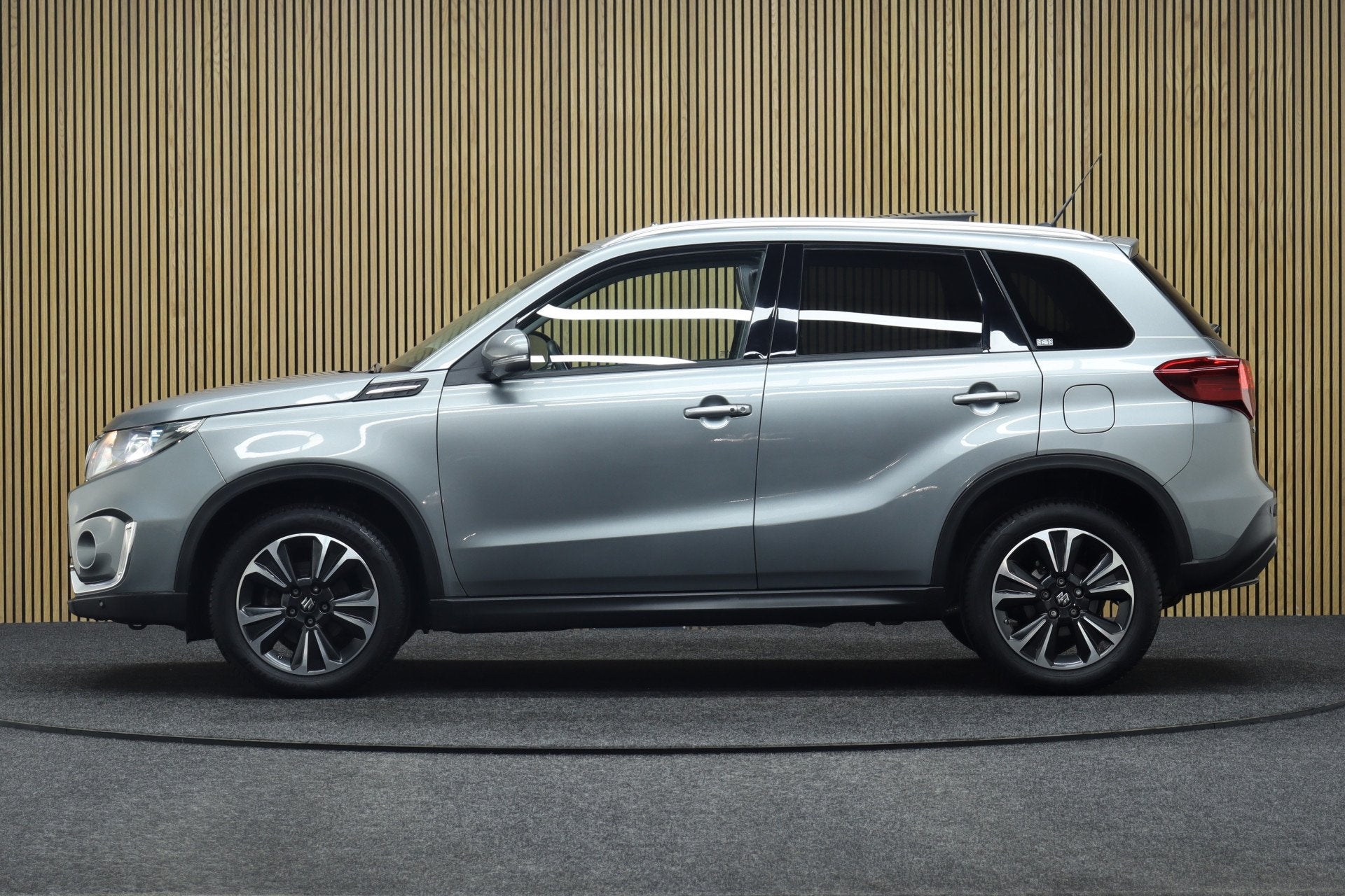 Suzuki Vitara 1.0 Boosterjet Stijl | Leder-Alcantara | Elek., Auto's, Gebruikt, 400 kg, Handgeschakeld, 19 km/l