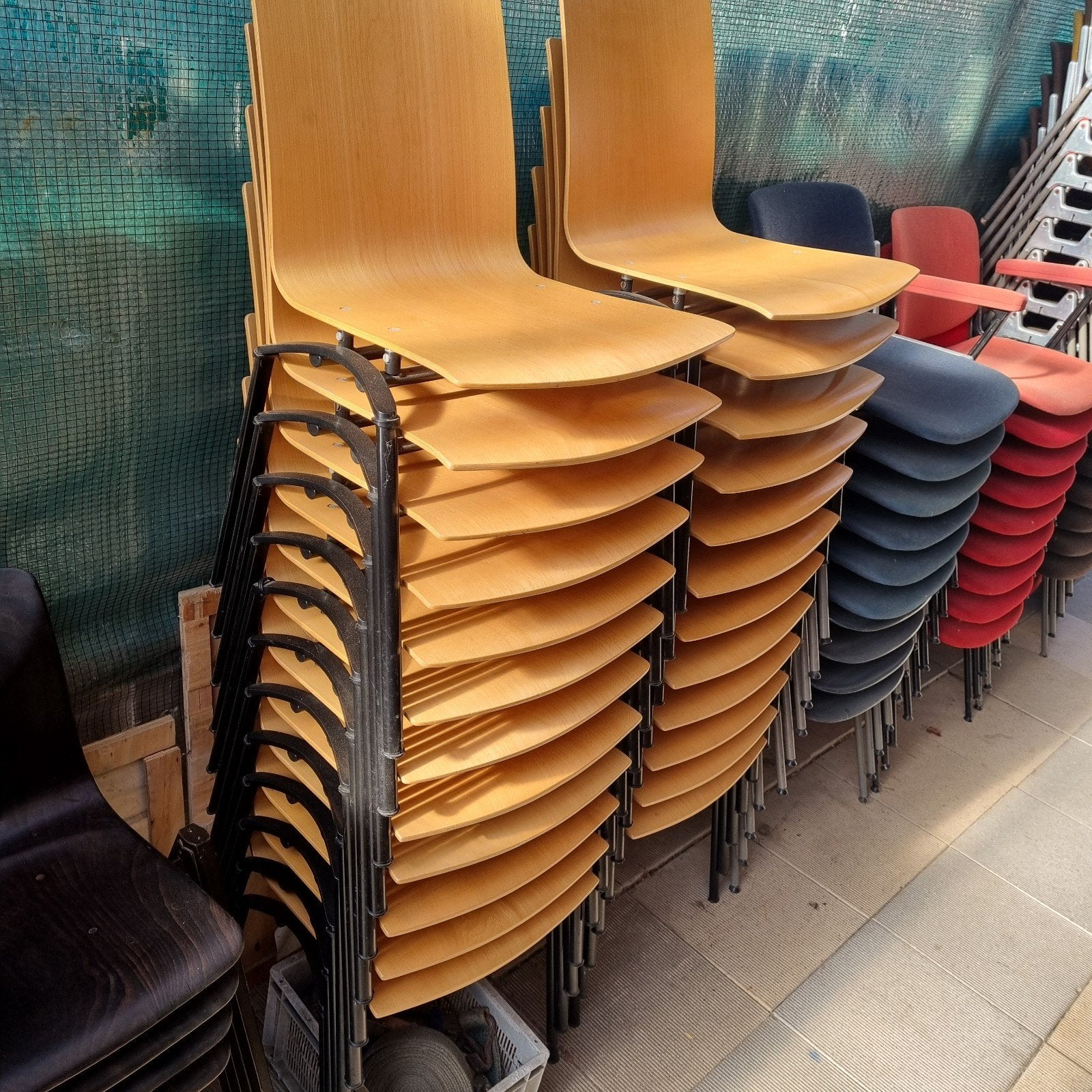 partij nette kantinestoelen stapelstoelen bijzetstoelen, Ophalen, Gebruikt, Vijf, Zes of meer stoelen