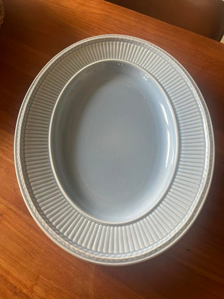Wedgwood light blue serveerschaal, Huis en Inrichting, Keuken | Servies, Ophalen of Verzenden, Wedgwood, Porselein, Schaal of Schalen