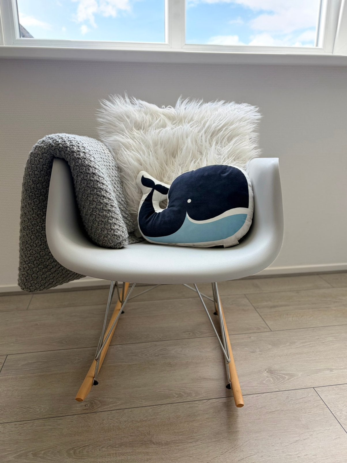 Design schommelstoel – zachtgrijs– als nieuw, Ophalen, Kunststof, Scandinavisch, Zo goed als nieuw