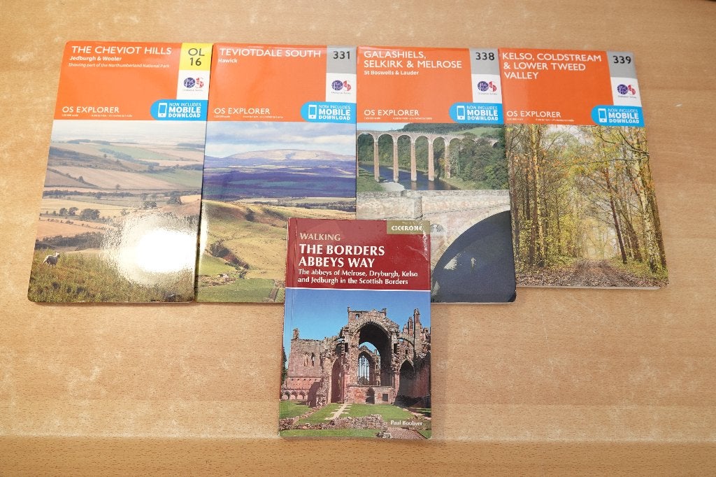 Borders Abbeys Way, boekje en OS topografische kaarten, Ophalen of Verzenden, Zo goed als nieuw, Navigatie of Gps