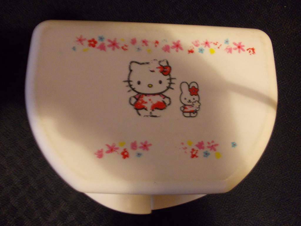 Vintage broodtrommel, Tupperware, Hello Kitty., Huis en Inrichting, Keuken | Tupperware, Bus of Trommel, Wit, Ophalen