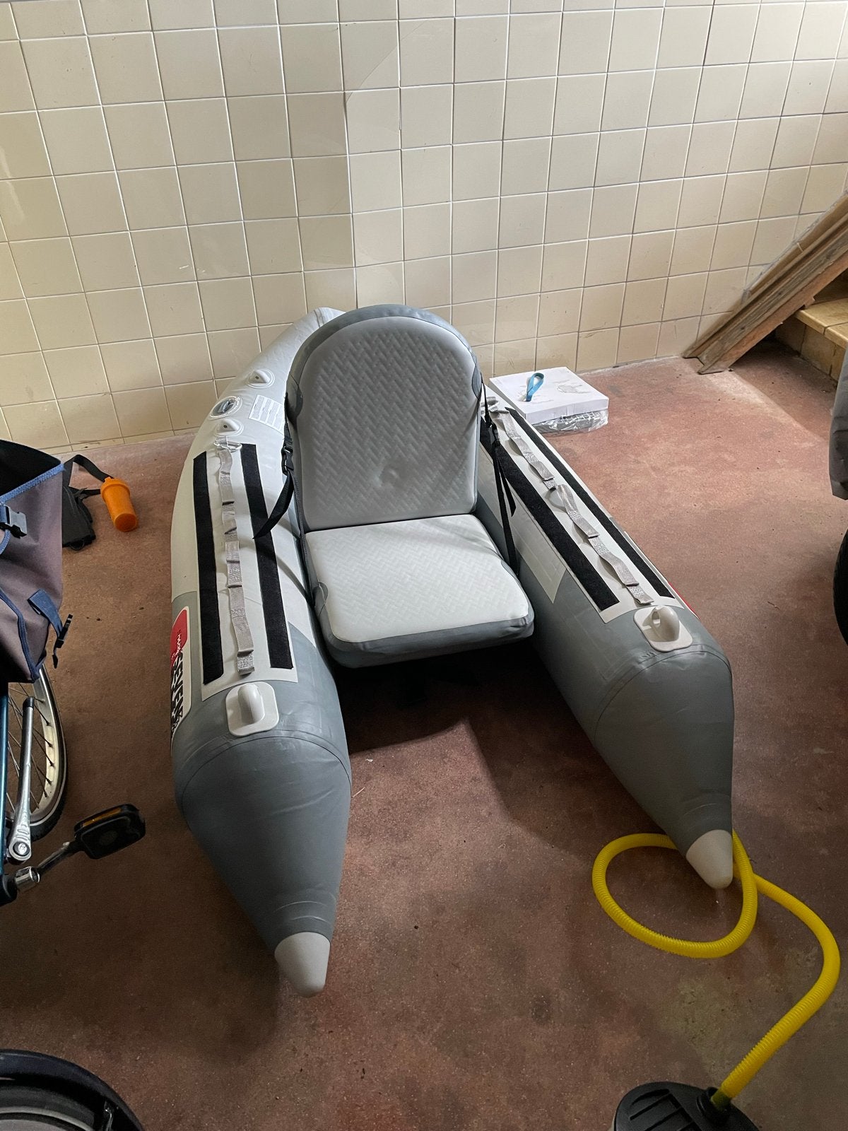 Seven Bass Explorer 170 belly boat, Watersport en Boten, Ophalen, Zo goed als nieuw