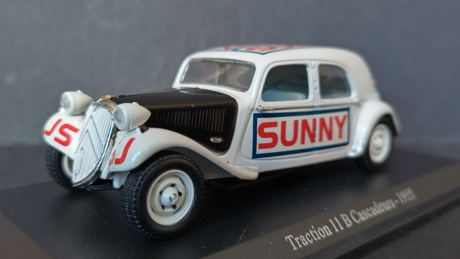 Citroen Traction Avant 11b Cascadeurs Sunny stunt 1:43 Pol, .., Auto, Verzenden, Nieuw