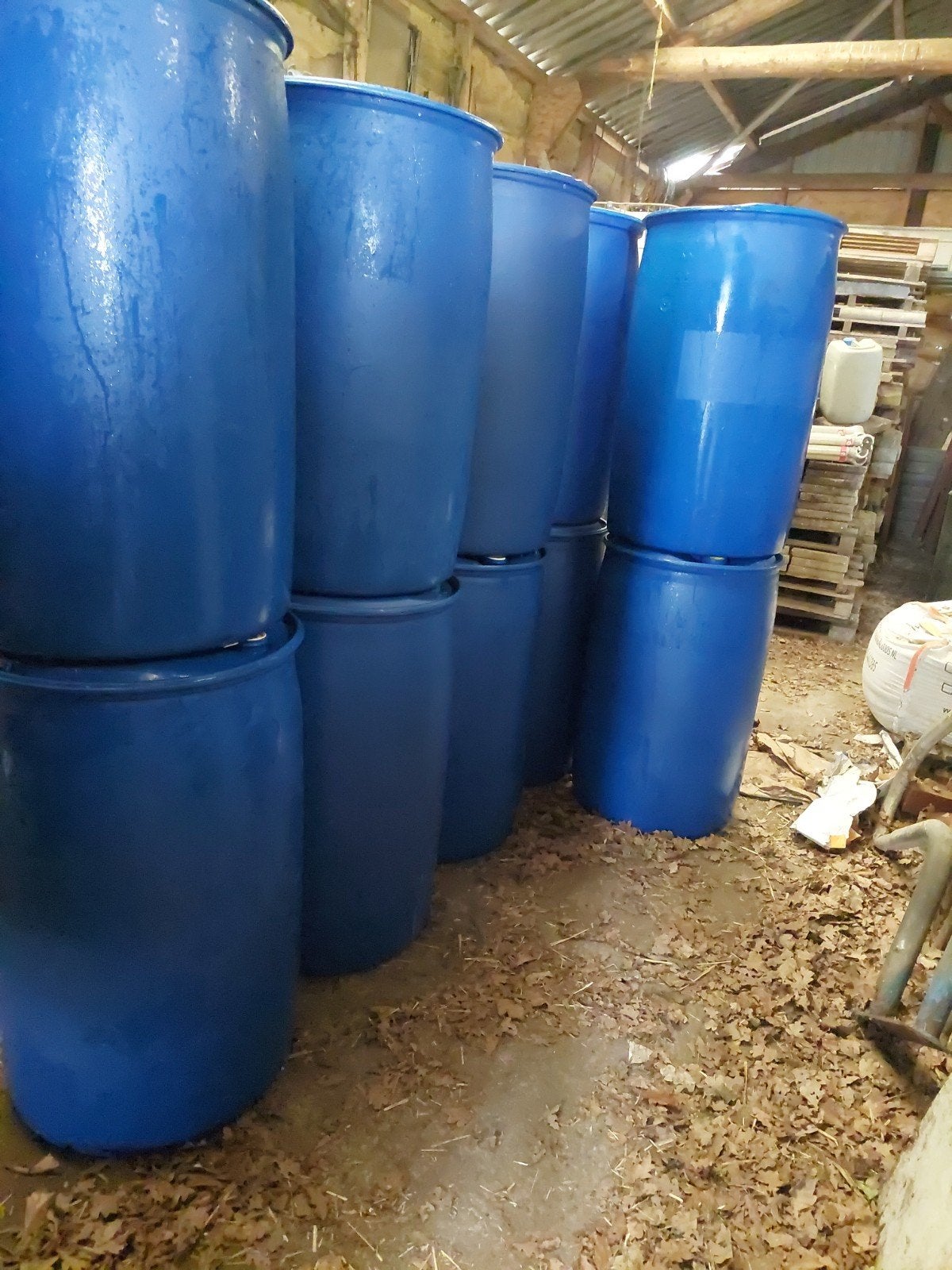 Te koop 200 liter vaten, Ophalen, Zo goed als nieuw