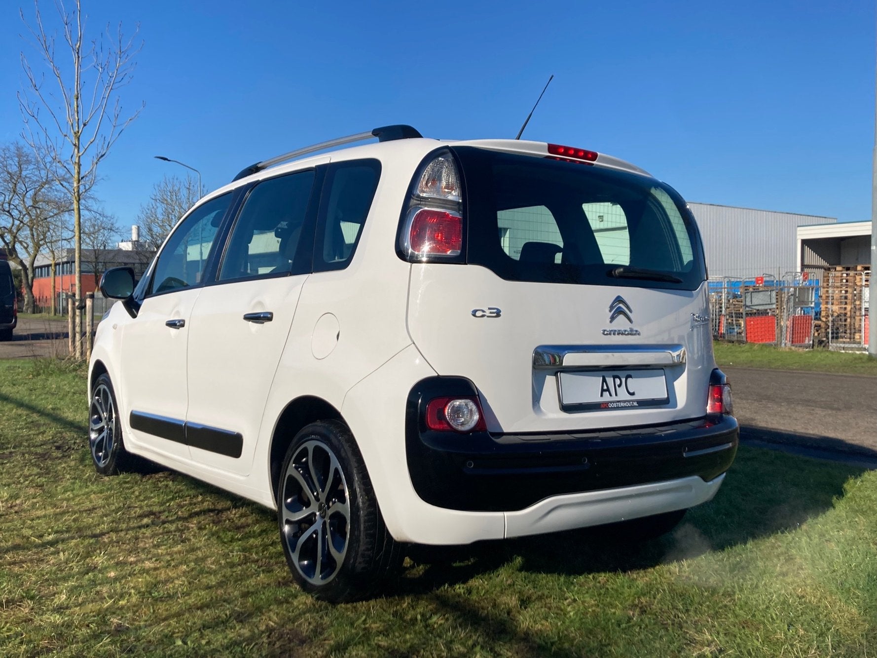Citroen C3 Picasso 1.2 PureTech Tendance | HANDEL|EXPORT, Auto's, Dealer onderhouden, Gebruikt, 1199 cc, Wit
