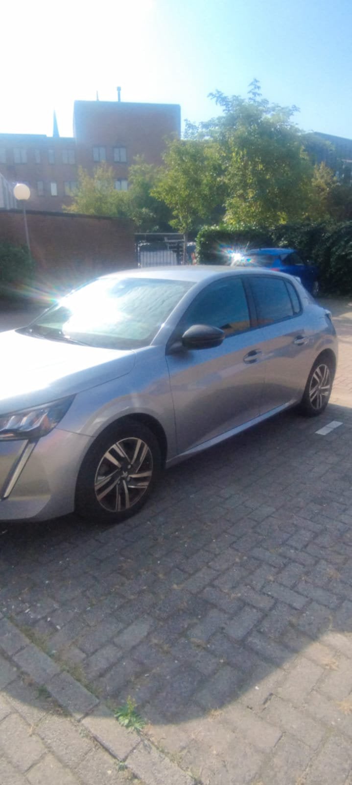 Foto 11 van Peugeot 208 1.2 Puretech 100pk 2023 Grijs