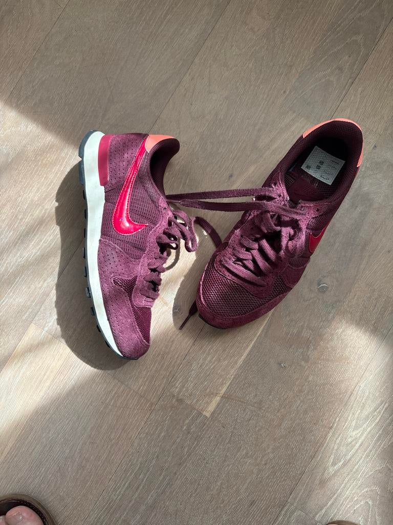 Nike Internationalist sneakers - Bordeauxrood, Ophalen of Verzenden, Zo goed als nieuw
