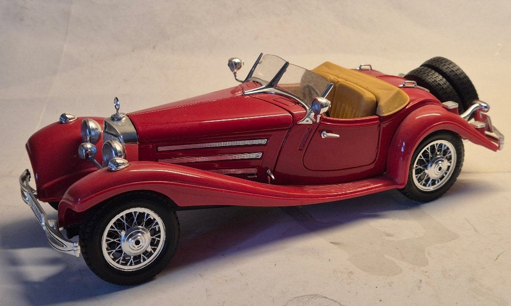 Mercedes Benz 500 K Roadster Modelauto 1:18 in doosje, Ophalen of Verzenden, Zo goed als nieuw, Auto, Bburago