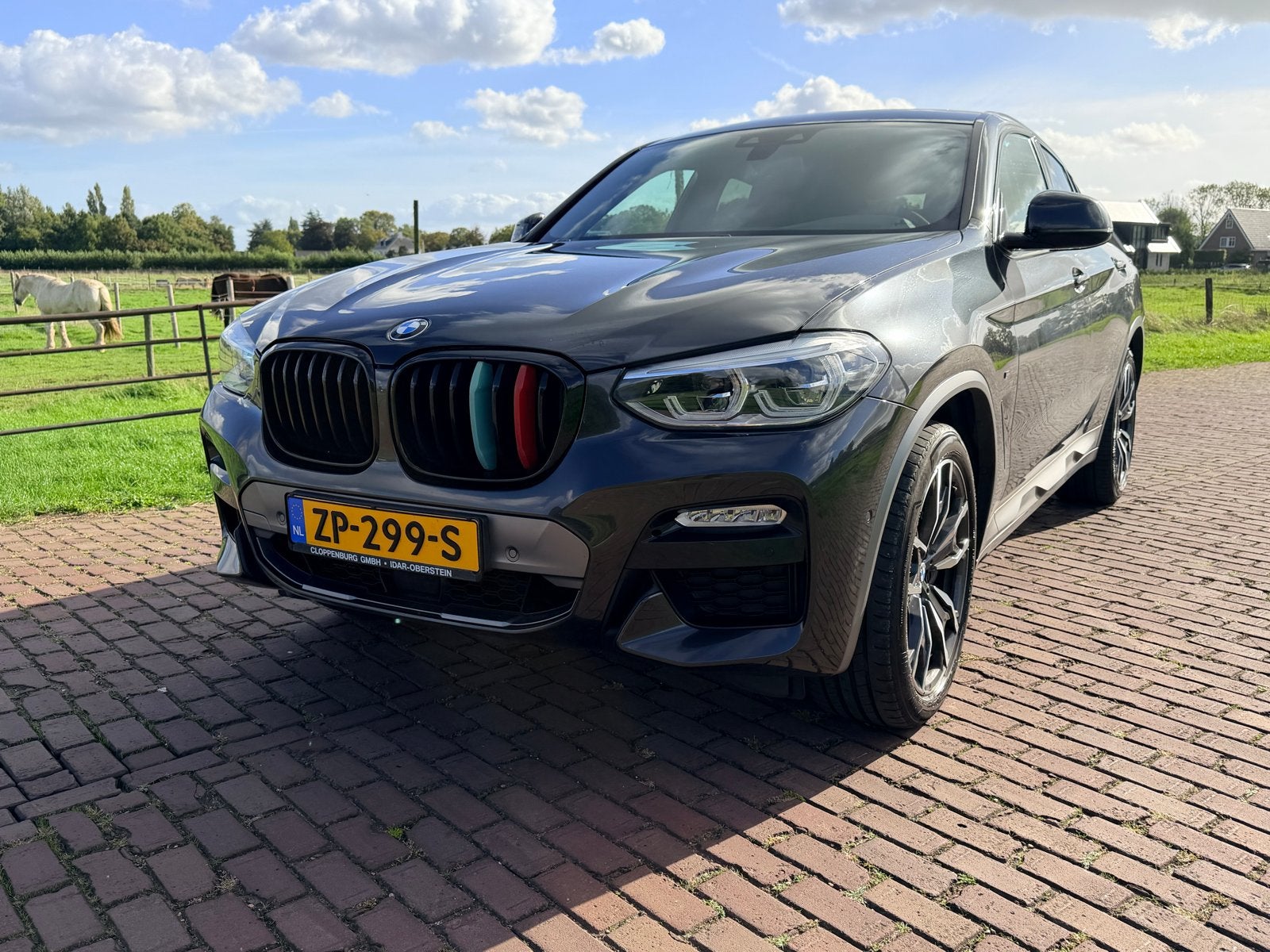 BMW X4 Xdrive30i M-Sport 252pk Donker Grijs, Auto's, 1998 cc, 4 cilinders, 2000 kg, X4