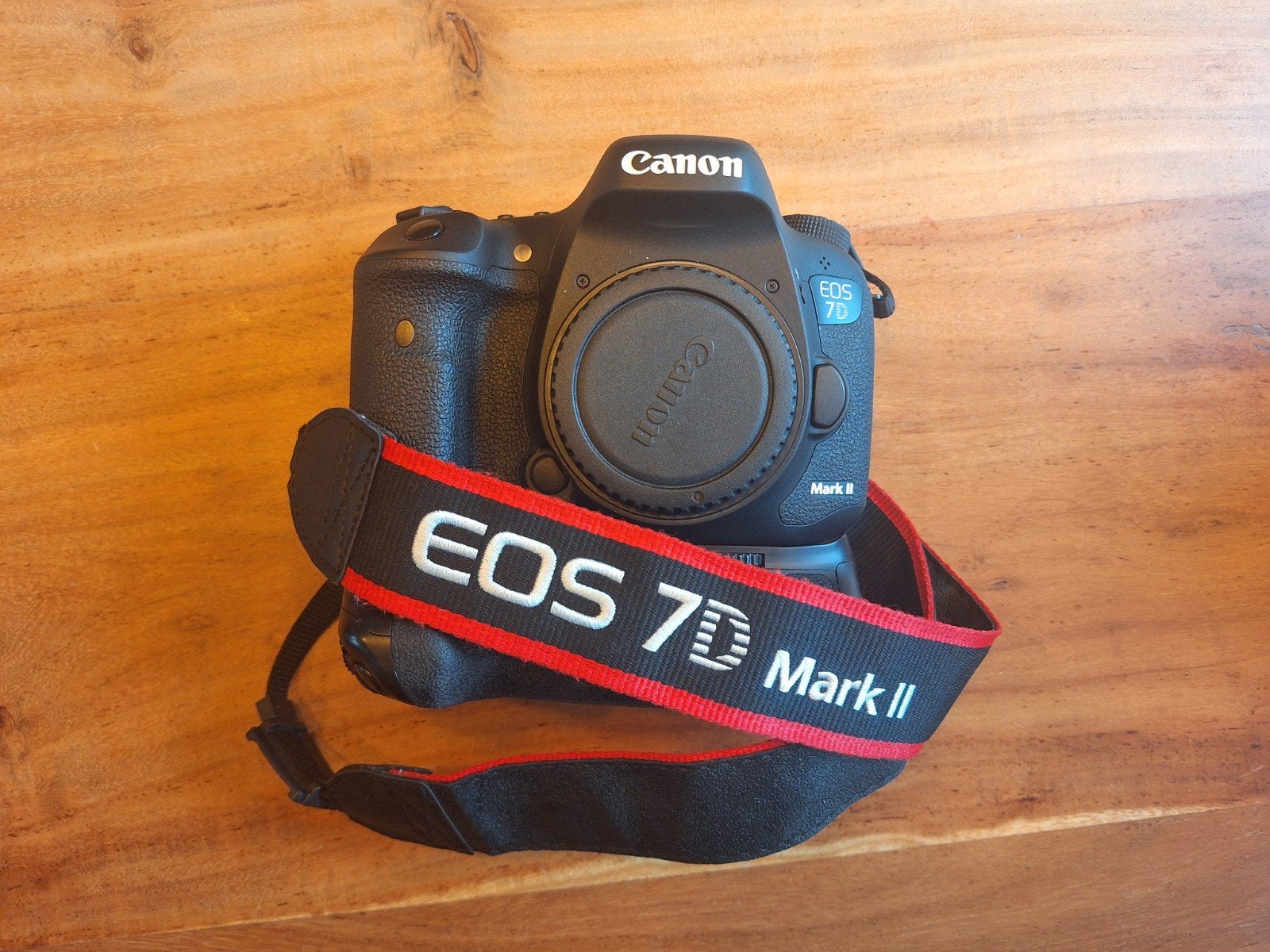 Canon EOS 7D Mark II Spiegelreflexcamera met grip, Audio, Tv en Foto, Ingebouwde flitser, Gebruikt, Spiegelreflex, Canon