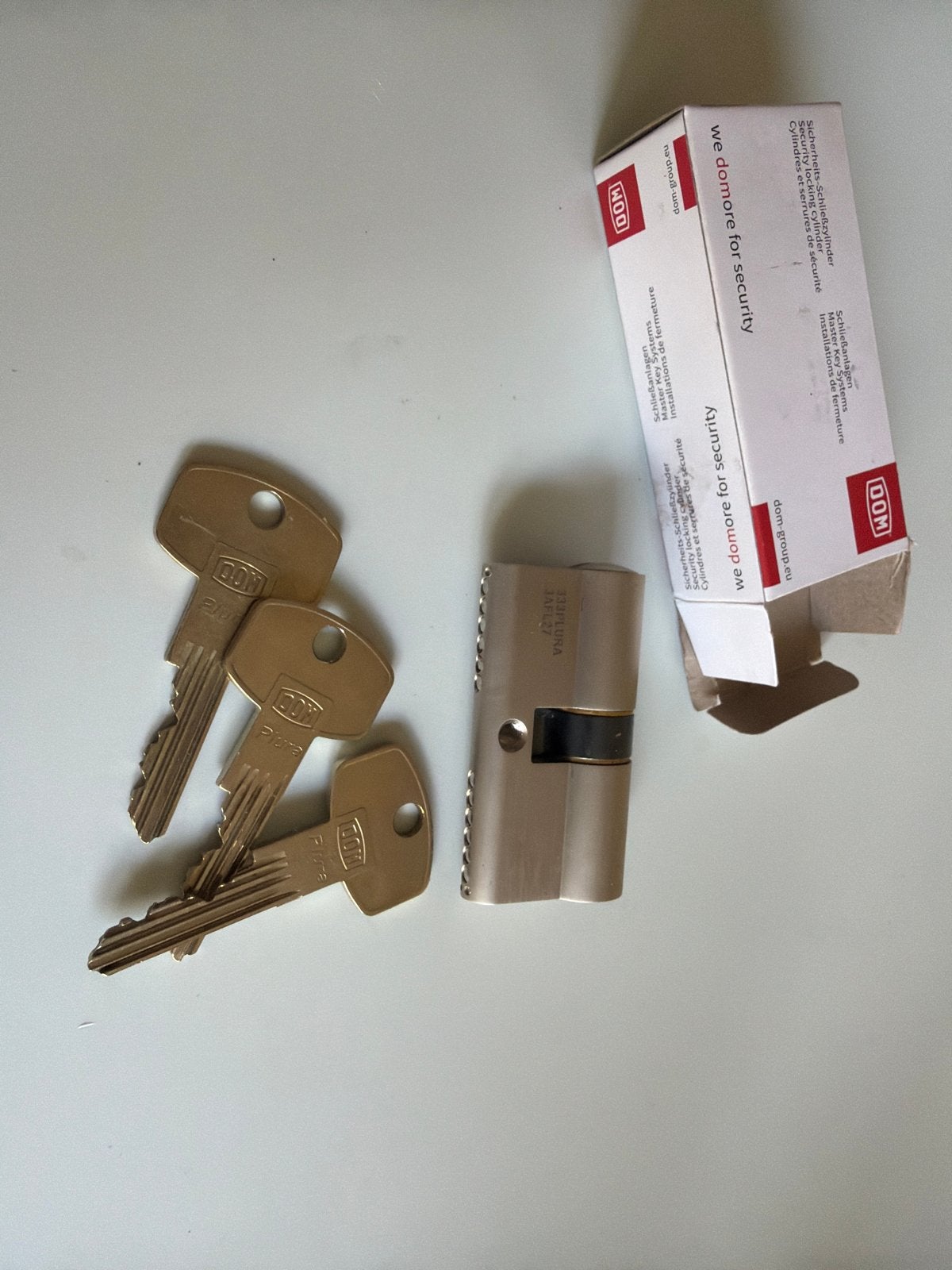DOM 333 Plura SKG** Veiligheidscilinder met 3 sleutels, Ophalen of Verzenden, Nieuw, Overige materialen, Slot