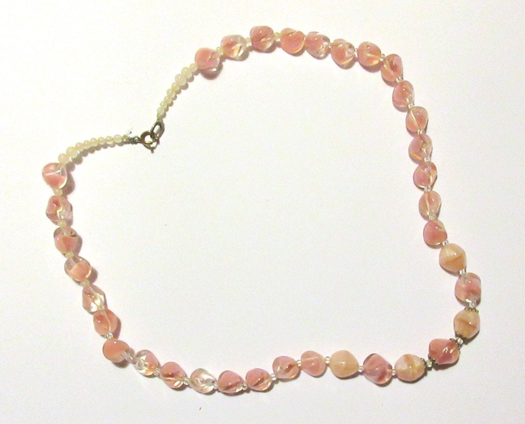ketting 28 Tsjechisch glas vintage jaren 60 retro, Ophalen of Verzenden, Zo goed als nieuw, Roze, Overige materialen