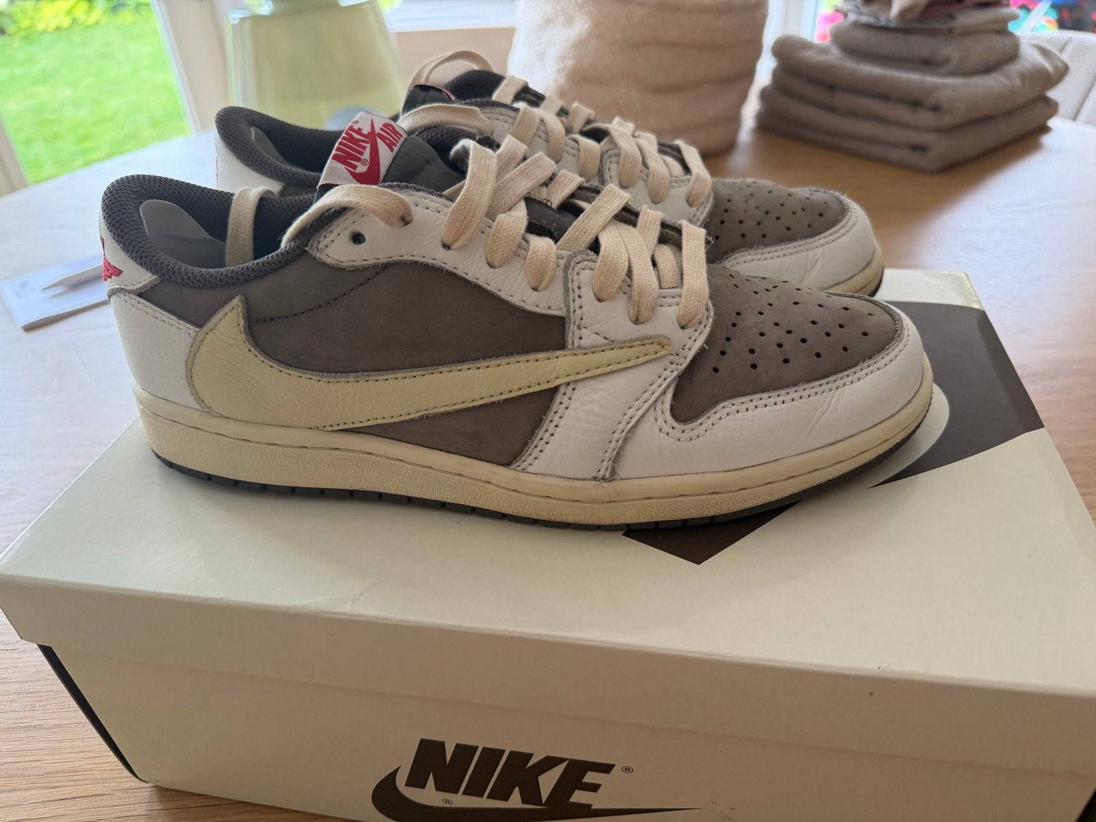 Nike Air Jordan 1 Low Travis Scott Reverse Mocha Maat 40, Kleding | Heren, Schoenen, Ophalen of Verzenden, Nieuw, Bruin, Sneakers of Gympen