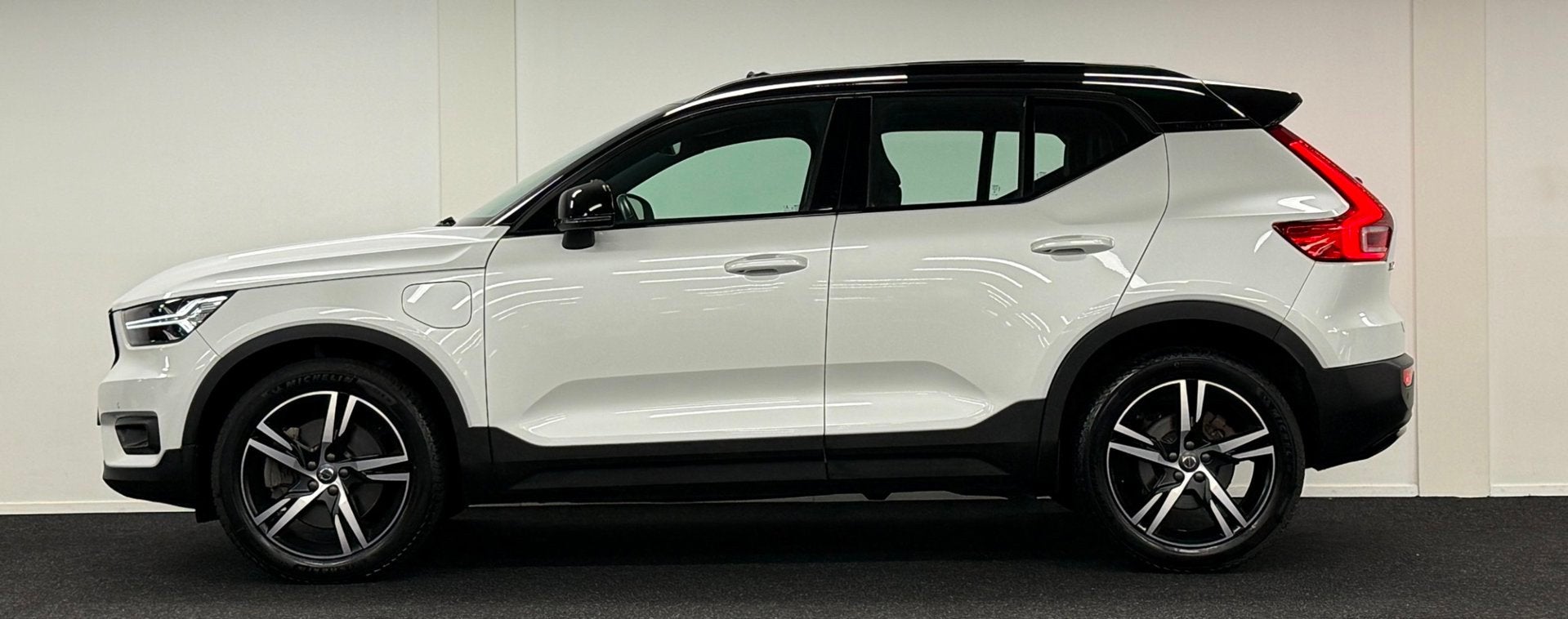 Foto 3 van Volvo XC40 1.5 T5 Recharge R-Design Plug-in Hybride*Panodak*