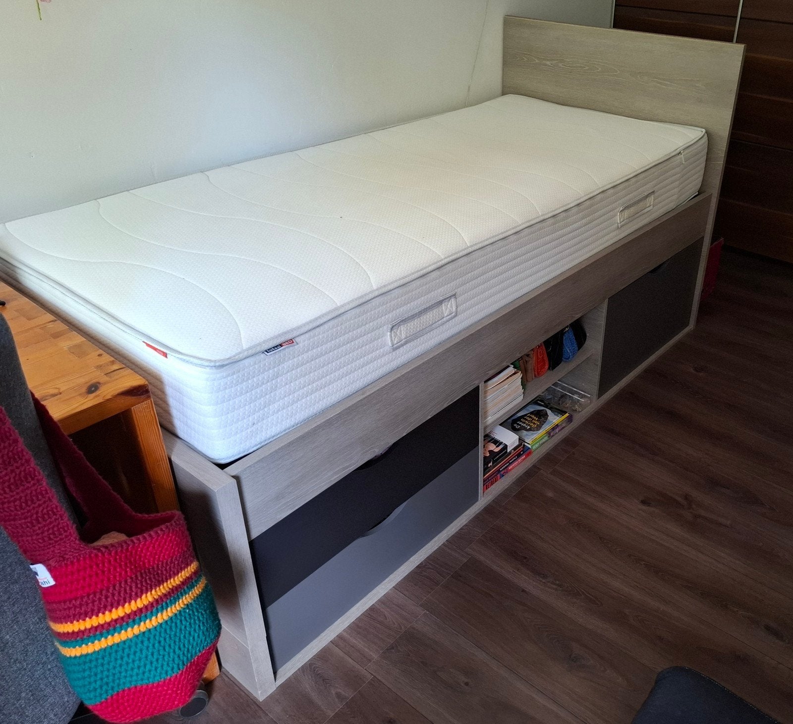 kinderbed plus matras hoogslaper., Ophalen, 70 tot 85 cm, Zo goed als nieuw, 180 cm of meer