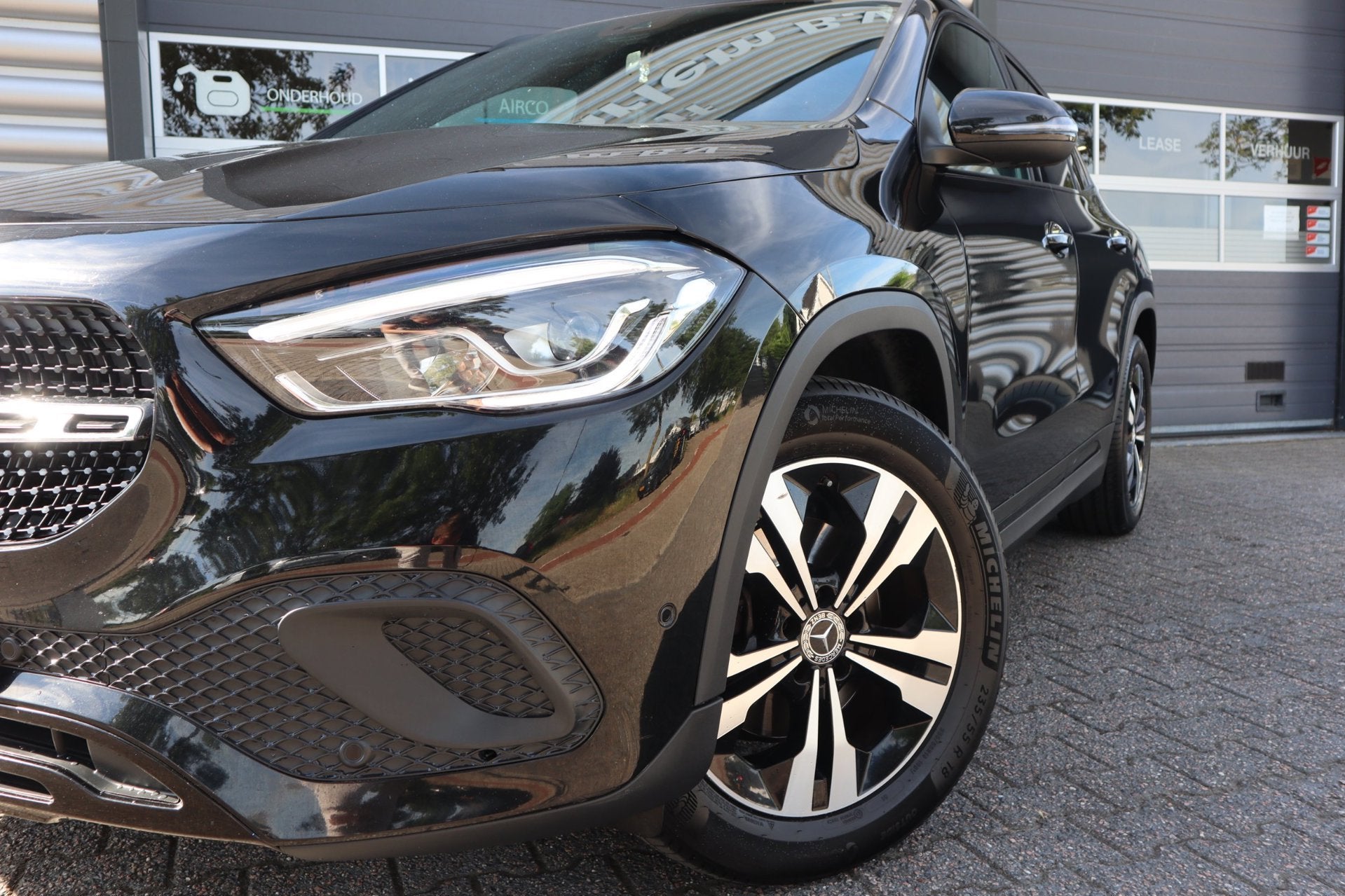 Mercedes-Benz GLA-klasse 200 AMG Line, 4 cilinders, Leder en Stof, Bedrijf, SUV of Terreinwagen