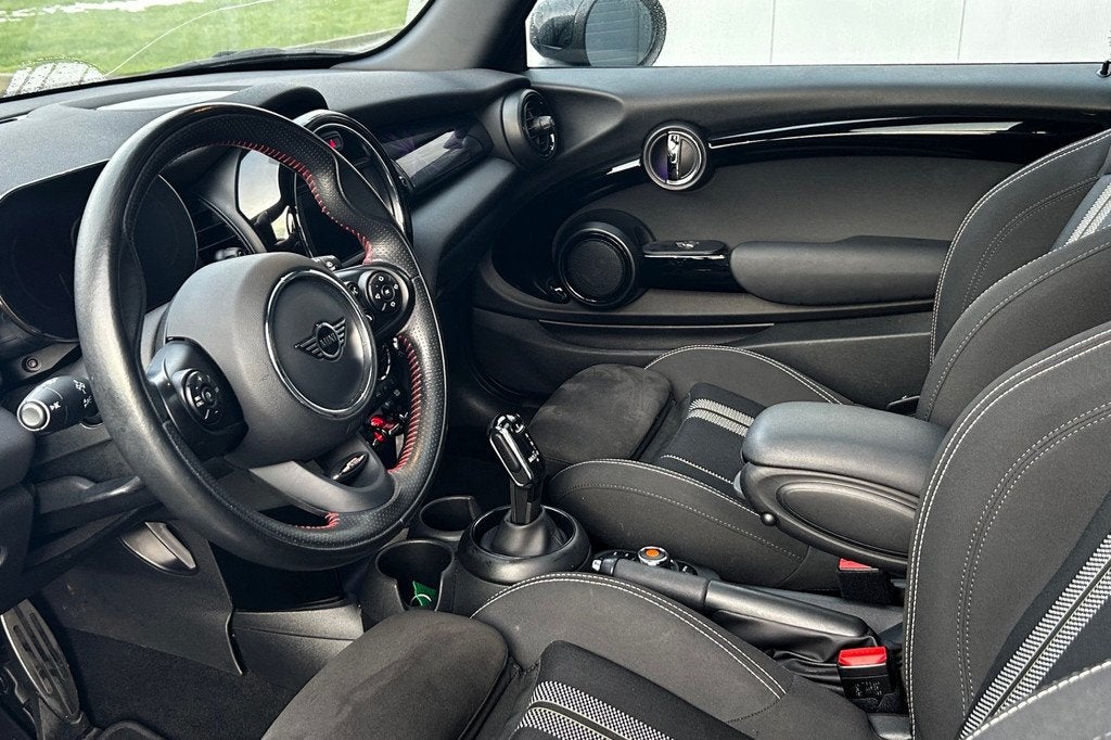 MINI Mini 1.5 Cooper Classic JCW Pakket PANO LED 17", Gebruikt, Met garantie (alle), 49 €/maand, Origineel Nederlands