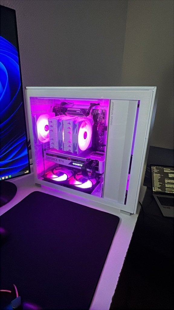Witte Gaming PC | RTX 3070 | i5-10600K | 16GB RAM | RGB
