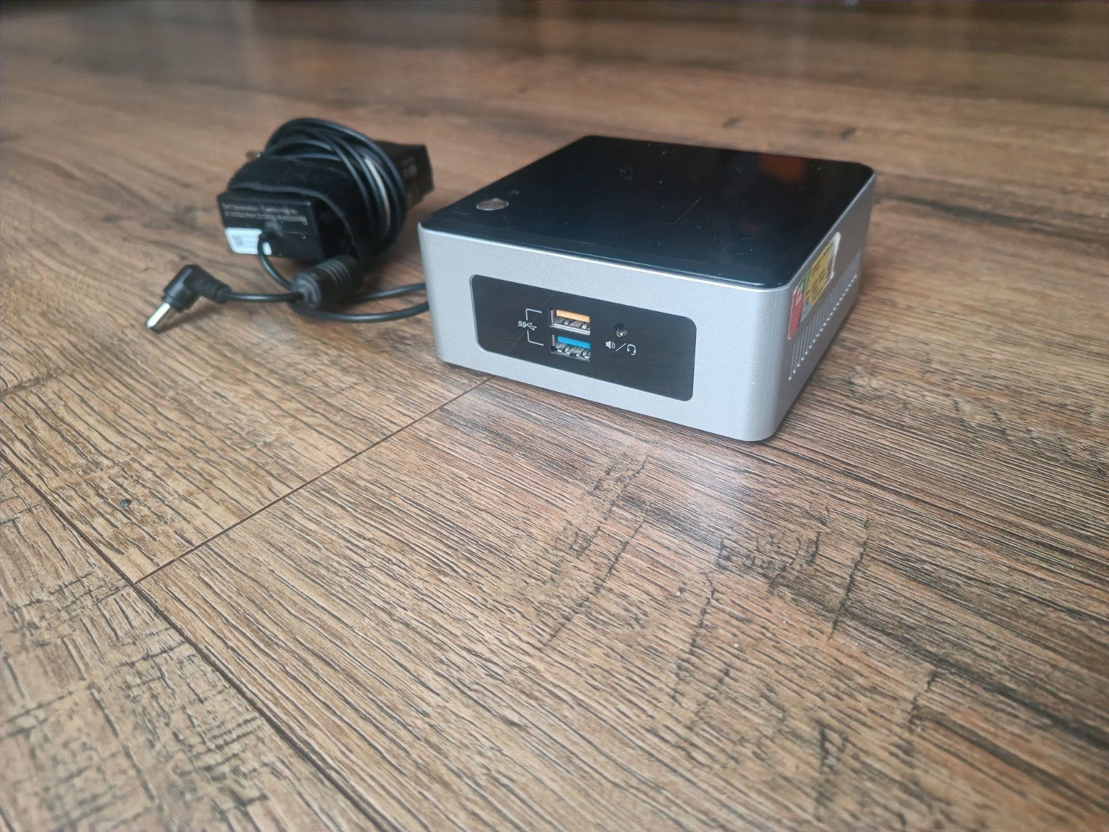 Intel NUC Mini PC - Windows 11 Pro, 8GB RAM, Pentium N3700, Computers en Software, Desktop Pc's, Ophalen, Gebruikt, 8 GB, Minder dan 2 Ghz