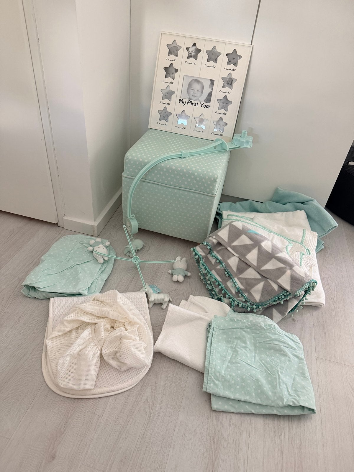 Complete babykamer set: genderneutraal mintgroen/wit, Ophalen, Zo goed als nieuw