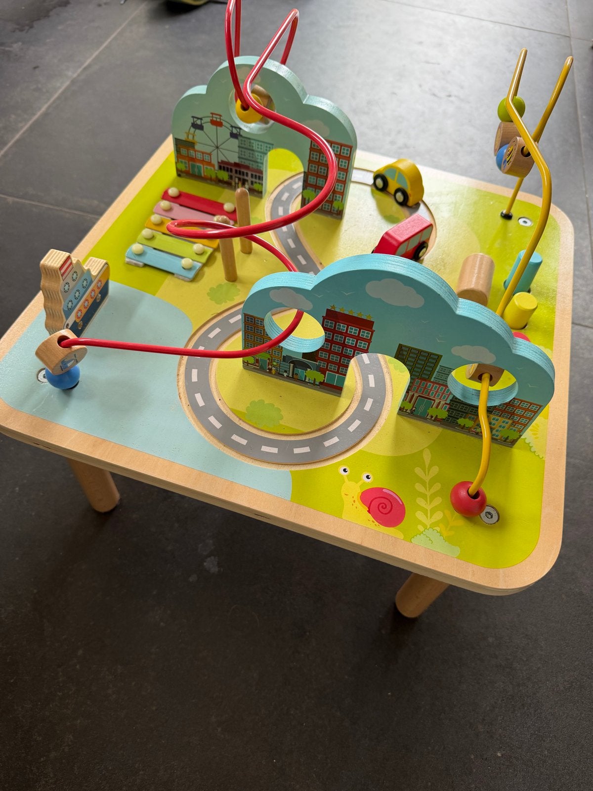 Houten activiteiten tafel met kralen en xylofoon, Ophalen, Gebruikt, Jongen of Meisje