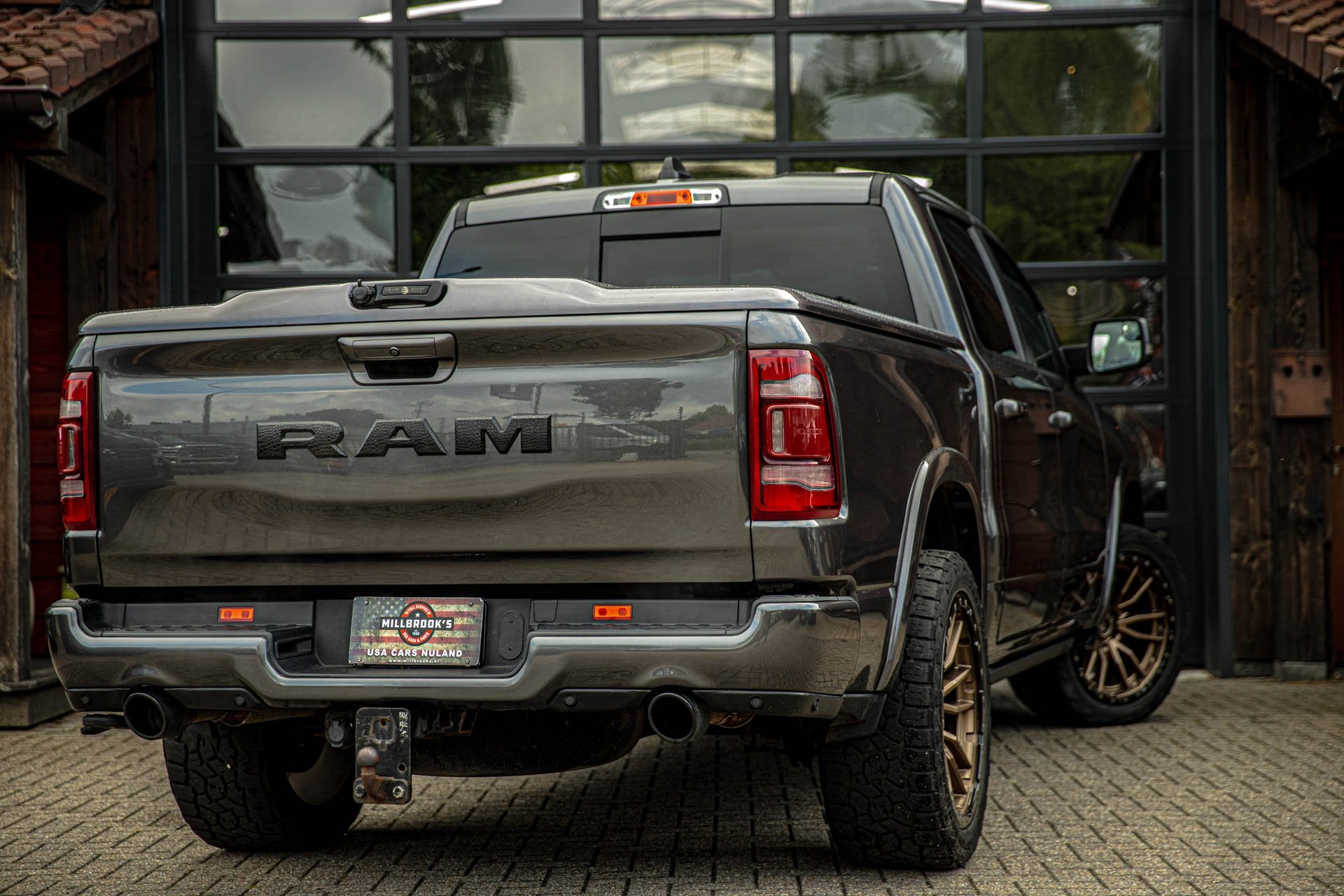 Dodge Ram 1500 5.7 V8 4x4 Crew Cab 5'7 Laramie Level 2 | luc, Auto's, Automaat, Gebruikt, 5654 cc, 402 pk