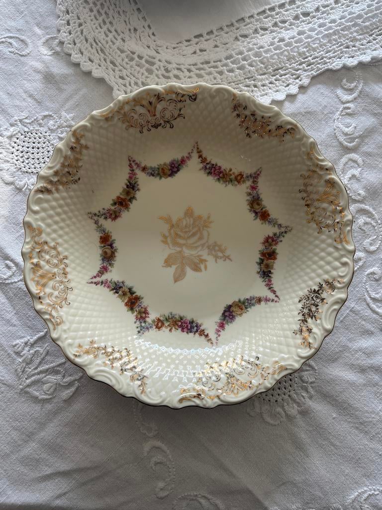 Antieke Bavaria Schumann Porseleinen Schaal met Bloemdecor, Ophalen