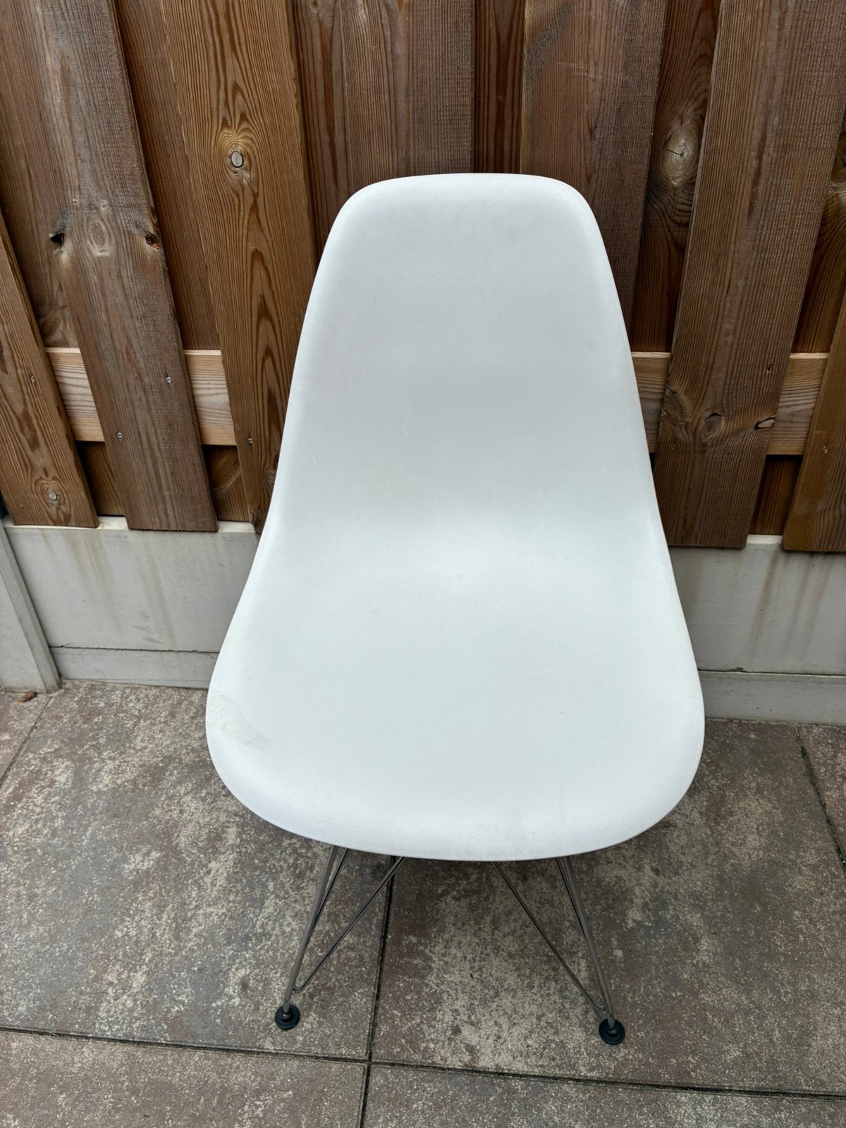 4 nette witte eettafel stoelen, Ophalen, Kunststof, Wit, Zo goed als nieuw