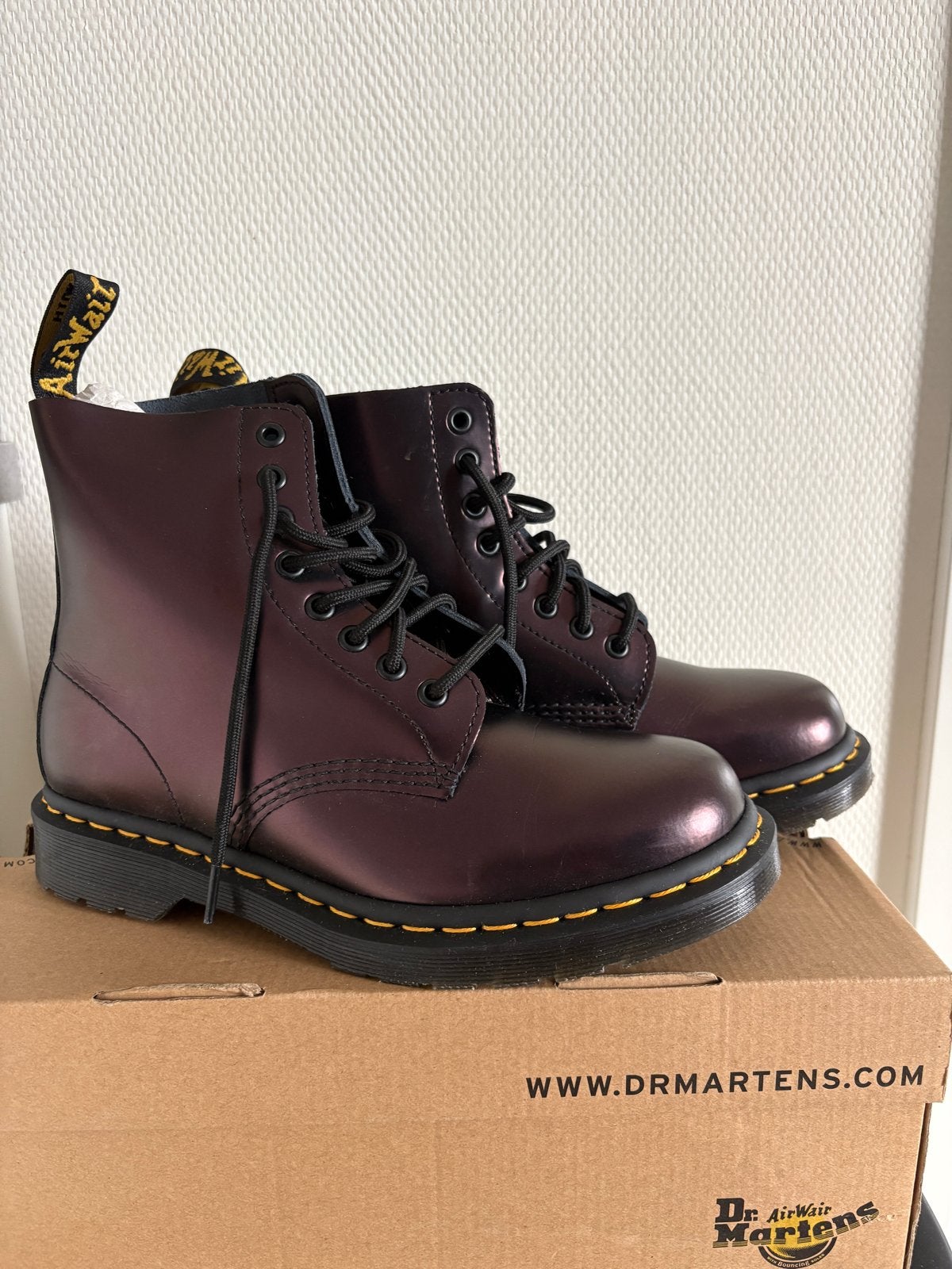 Dr. Martens 1460 Pascal Iridescent Paarse Laarzen, Kleding | Dames, Ophalen, Zo goed als nieuw, Overige kleuren, Lage of Enkellaarzen