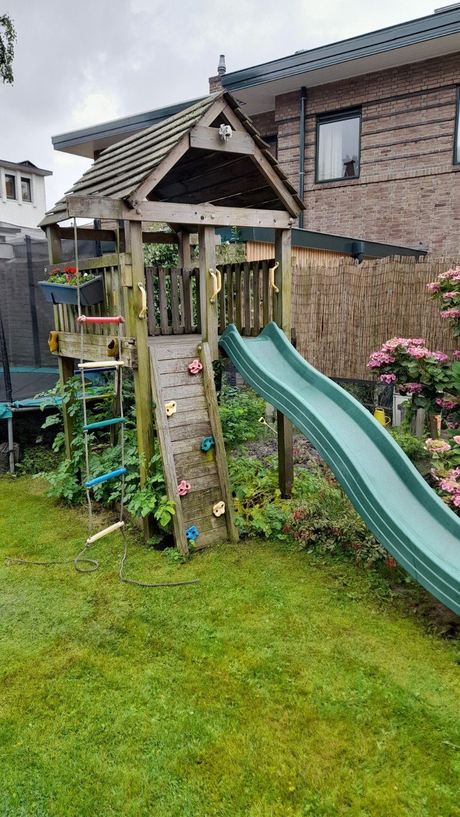 Houten Speeltoestel met Glijbaan en Klimwand, Ophalen, Gebruikt, Klimtouw