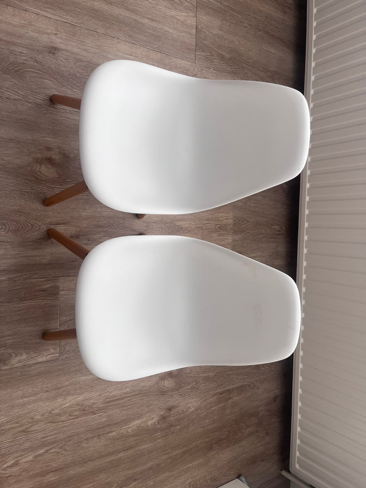 Twee leuke kinderstoeltjes, wit met houten poten, Kinderen en Baby's, Kinderstoelen, Ophalen, Gebruikt, Overige typen