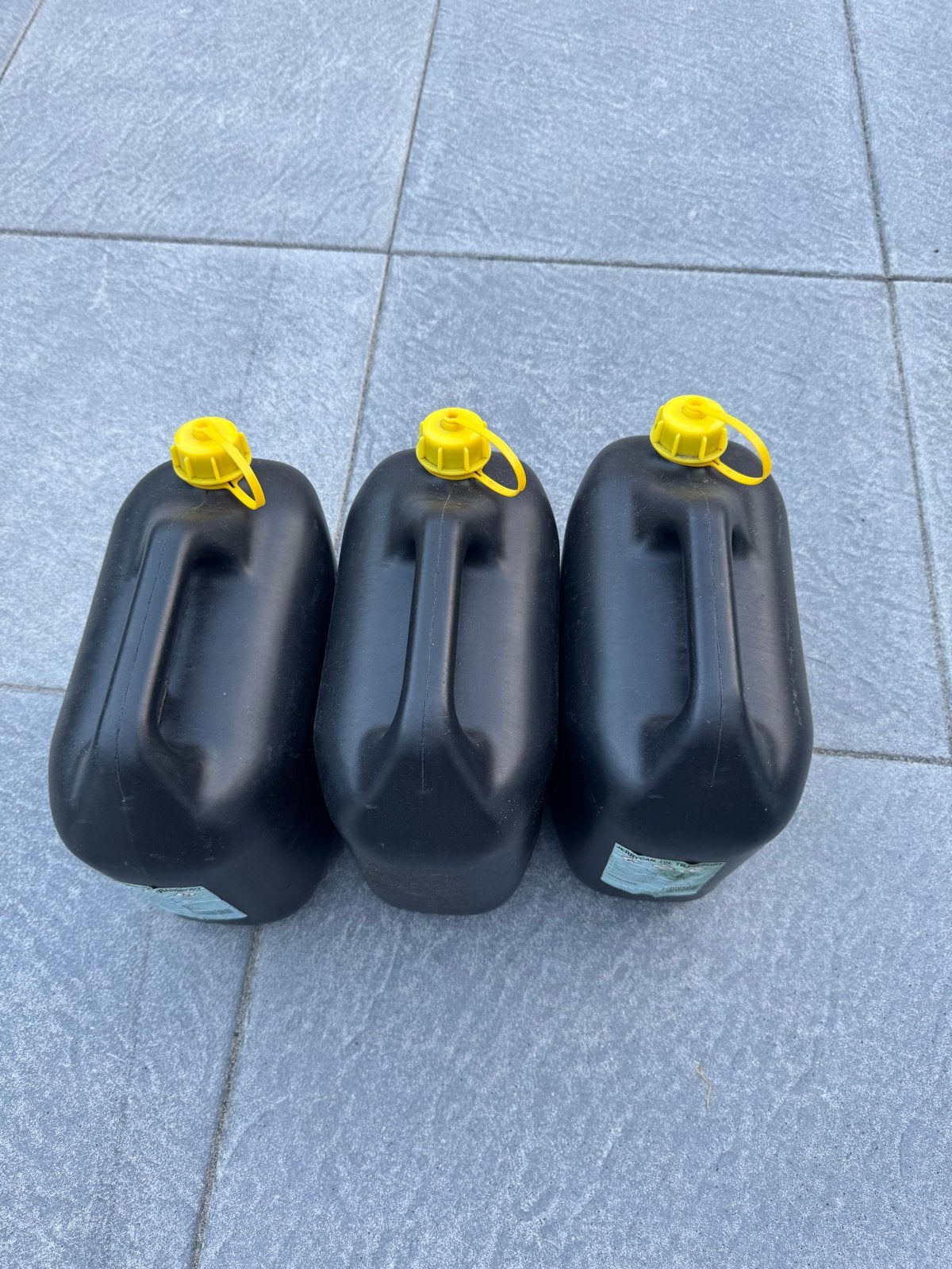 2x Lege jerrycans met gele dop, Ophalen, Gebruikt