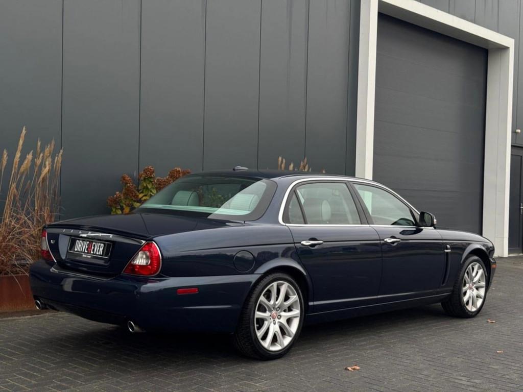 Jaguar XJ 4.2 V8 Executive | Youngtimer, Automaat, Gebruikt, 8 cilinders, Blauw